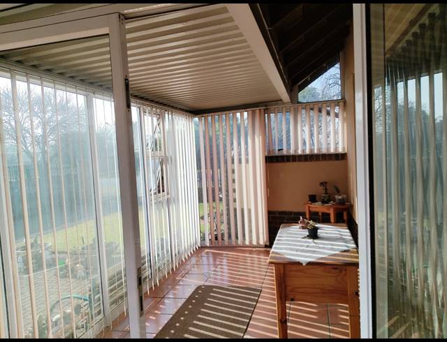 3 BEDROOM HOUSE FOR SALE IN KEMPTON PARK EXT 4